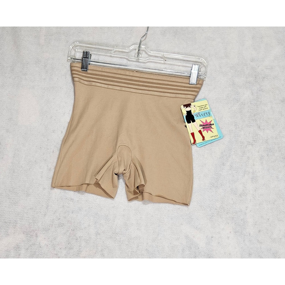 Spanx Love Your Assets Shapewear Short L NEW Mid-Thigh Butt Lift Tummy Slimming